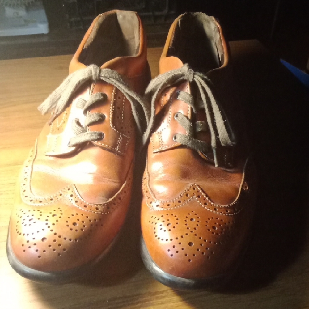 Tod's Black and Brown Leather Detail